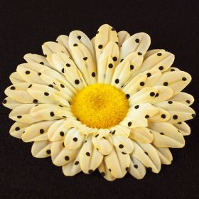 Daisy Flower Pin