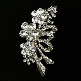 Leaf brooch