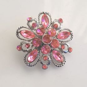 Floral brooch