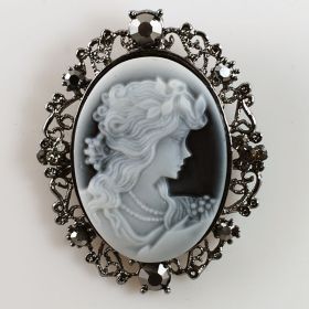 Cameo brooches