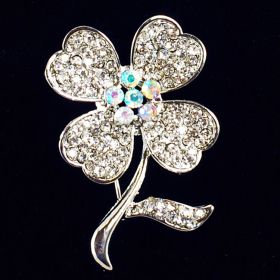 Flower brooches